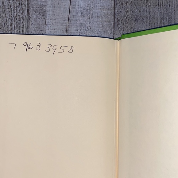 One Year Bible NIV  FREE WITH PURCHASE - Picture 9 of 11